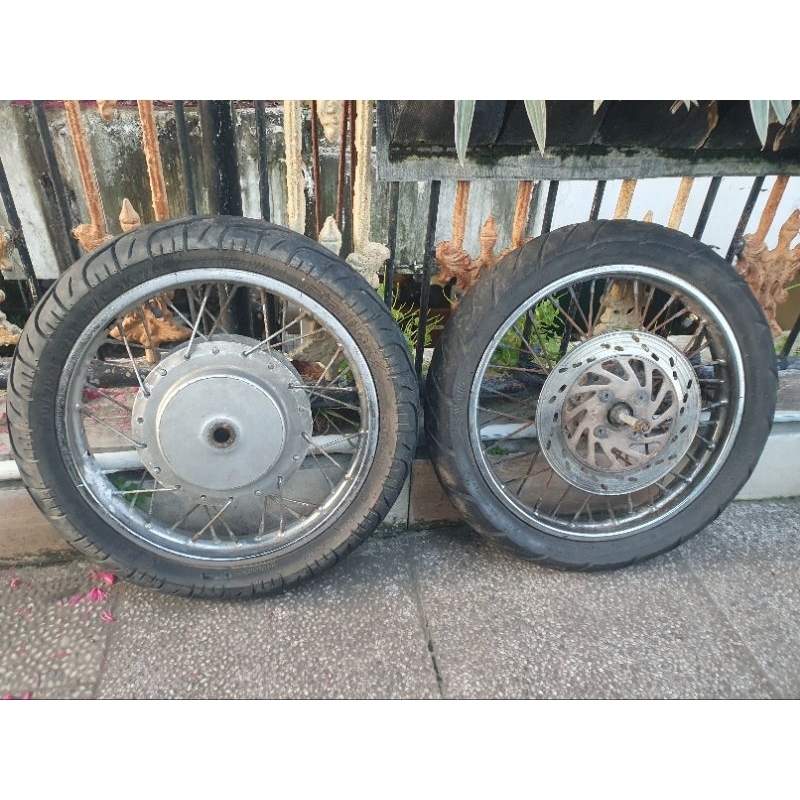 Velg depan belakang jari jari set tromol original suzuki spin 125. as kecil. gigi 18