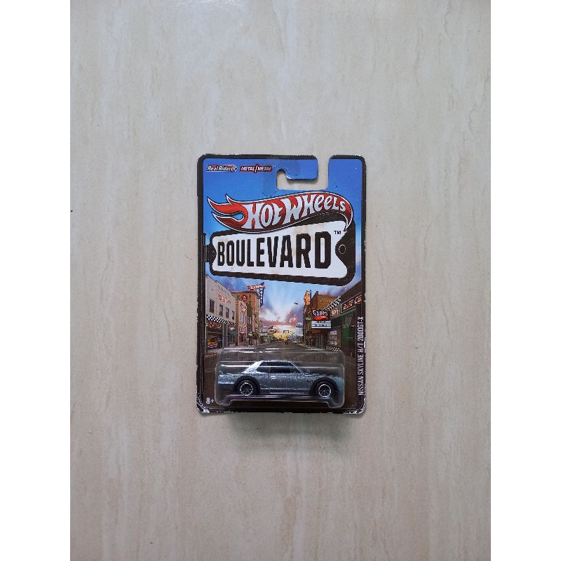 Hot Wheels Nissan Skyline 2000 GTX Boulevard