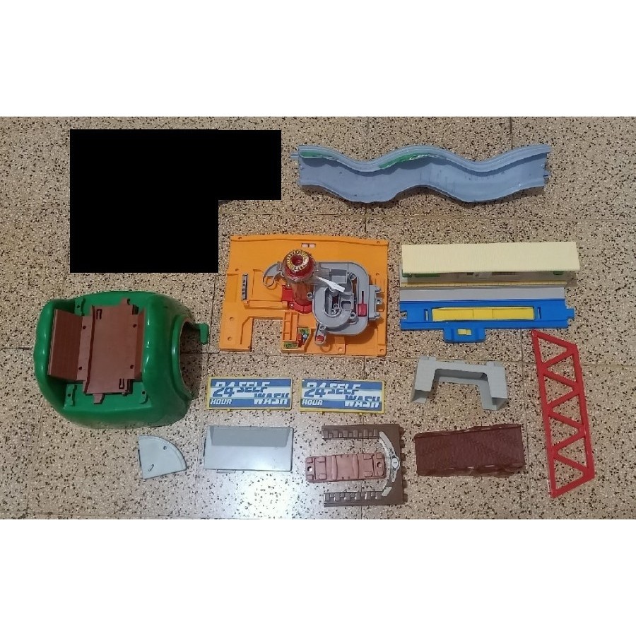 junk part Takara tomy plarail train station, crossing tunnel tomica world town track playset diecast