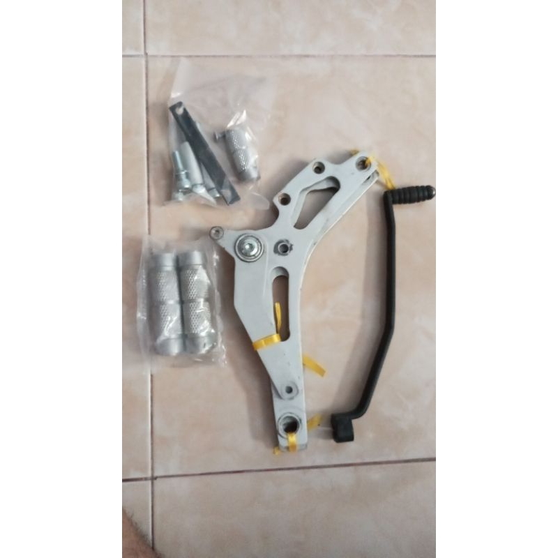 UB + Footstep belakang Honda Sonic