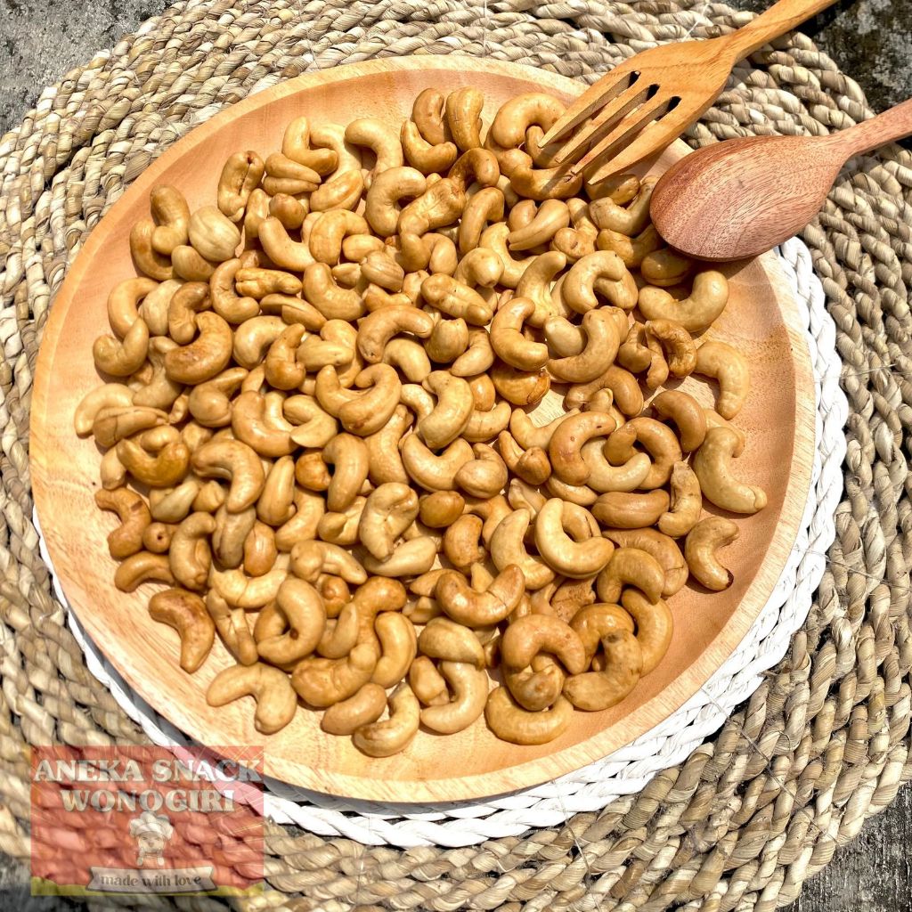 

Kacang Mete Mede Goreng Asli Wonogiri Cemilan Enak Gurih