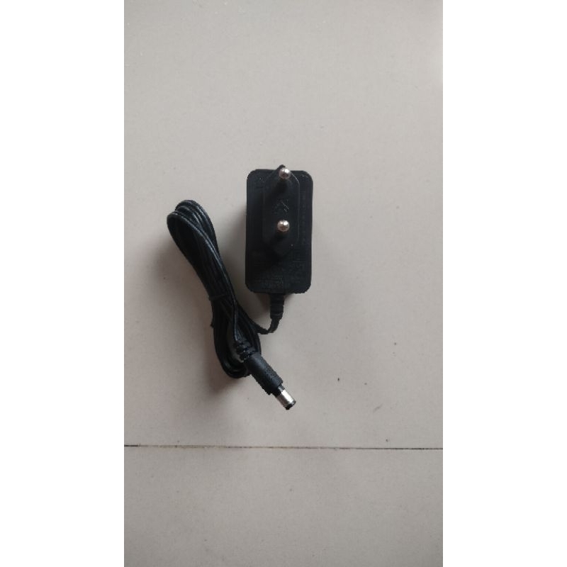 ADAPTOR 12v 1Ampere meic NEW