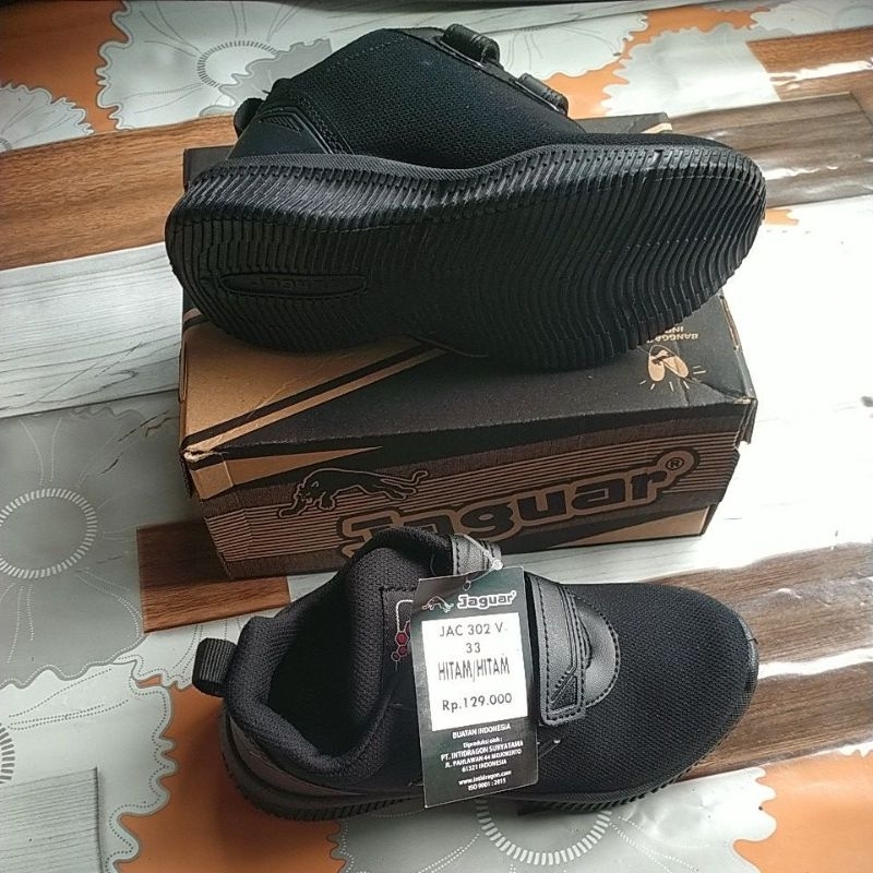 Sepatu Sekolah Jaguar Perekat