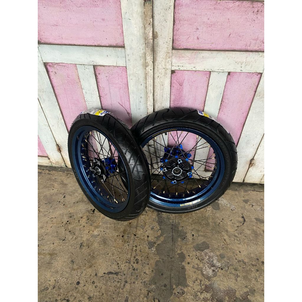 Wheelset Supermoto CRF Velg Champ Carbone 300/350 Ban IRC Baru