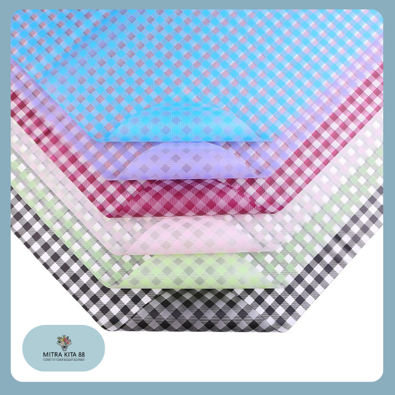 

Isi 20 LEMBAR Kertas Bunga Buket Motif Gingham Plaid Square Kotak Kotak Flower Wrapping Cellophane KB020