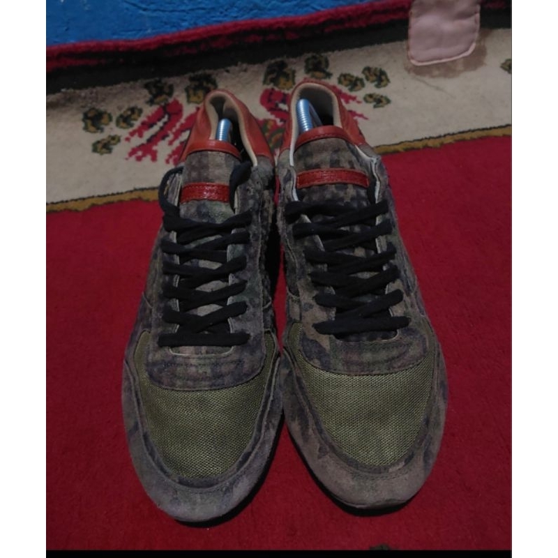 Sepatu casual kulit second made in italy philppe model size 42 minus butuh lem di slide akhir