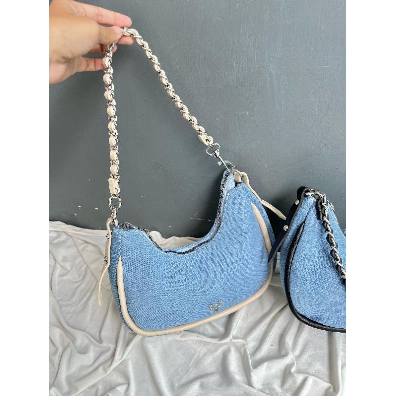 Tas Levis Rusa Hitam