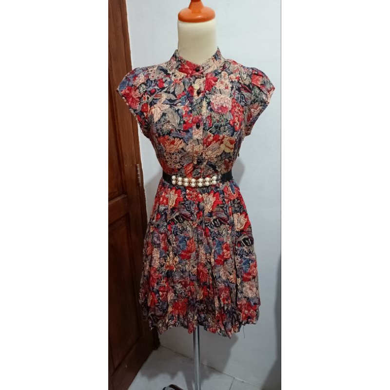 dress kutung plastic island