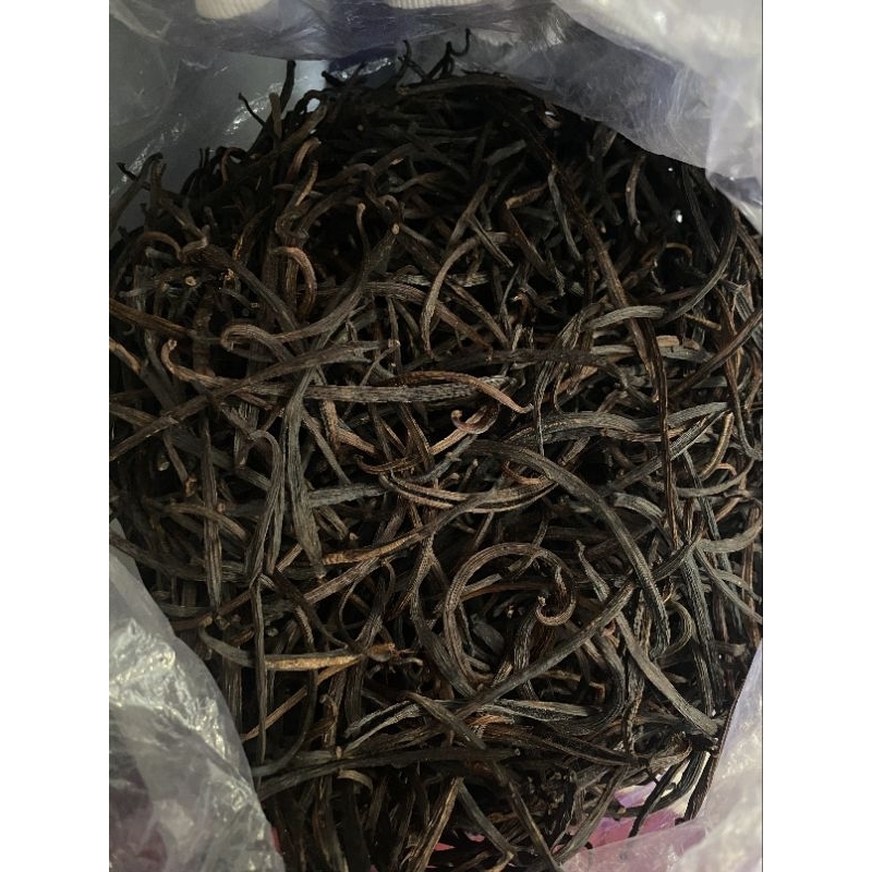 

Vanili Kering (Dry Vanilla Beans) – 10 GRAM - Kadar Air 12% | Panjang 12–15 cm