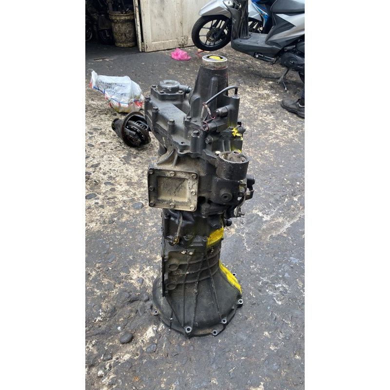 Transmisi Mitsubishi L300 4x4 Diesel Solar Model Tali