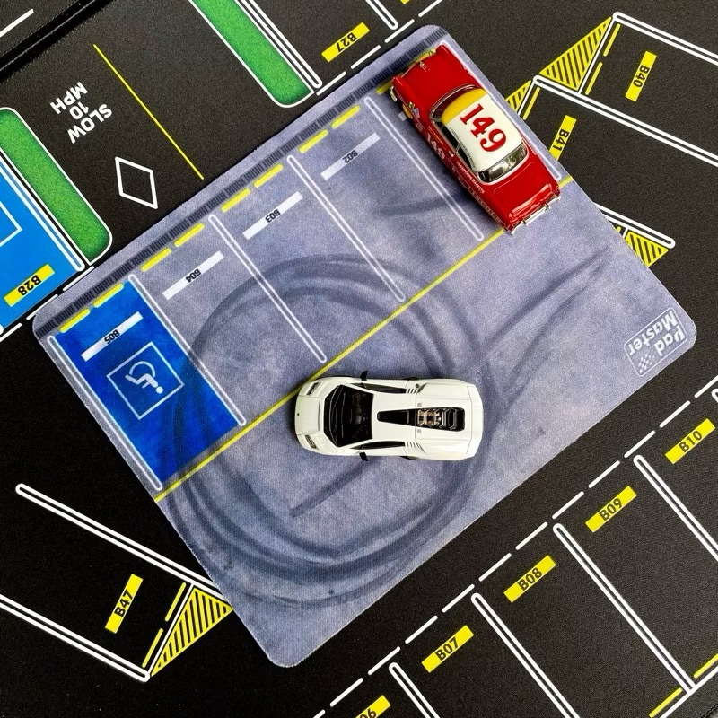 Mini Diorama Mousepad Parking Pad Hot Wheels Diecast Skala 1/64 - Inline Five - Maspliii Diecast