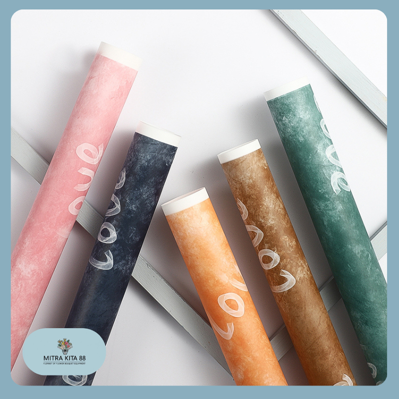 

Kertas Buket Bunga Bunga Motif Tulisan LOVE Flower Wrapping Paper LOVE Abstrak Cellophane KB063