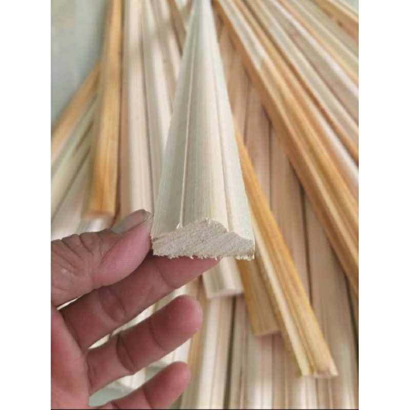 wall moulding kayu panjang 150 cm.lebar 3.5 cm