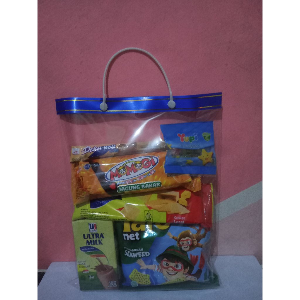 

Paket Snack Ulang tahun / Hampers ulang tahun anak / Souvenir ulang tahun