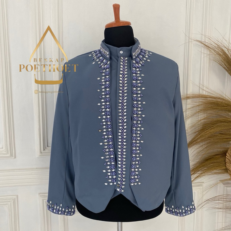 jas pengantin beskap adat jawa Solo hewes warna biru denim blue payet silver mewah elegan
