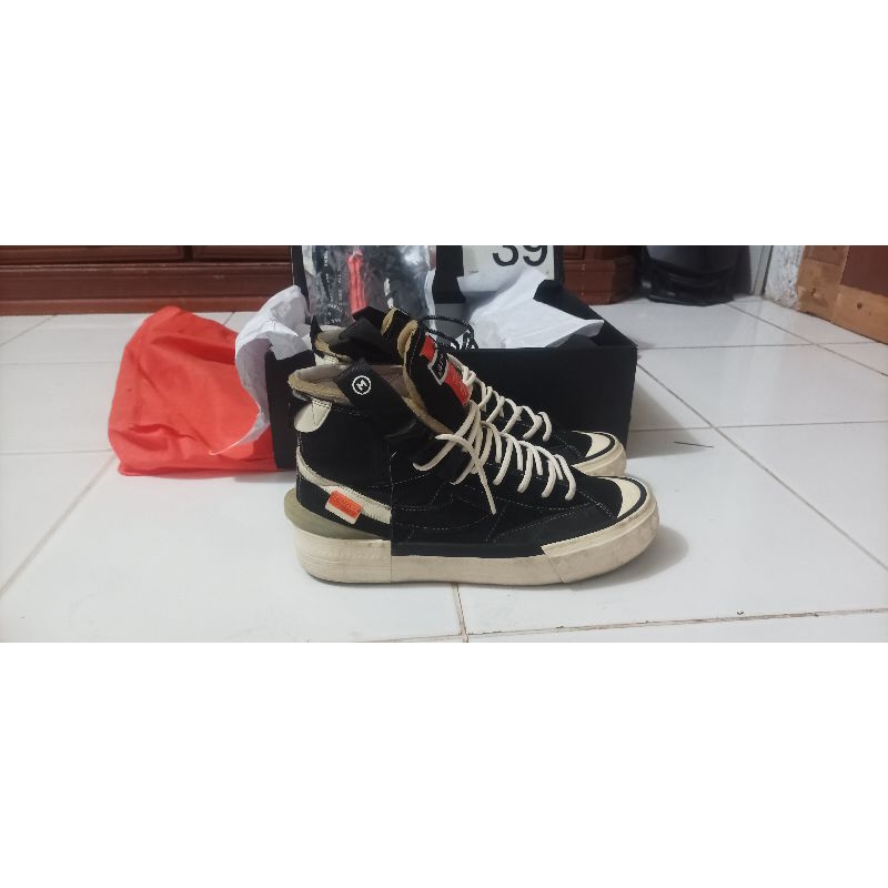 sepatu compass proto2 x makna