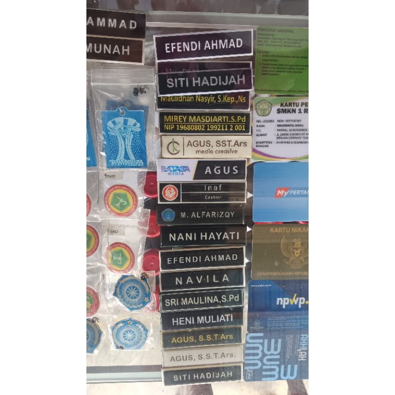 

Name Tag atau Nama Dada