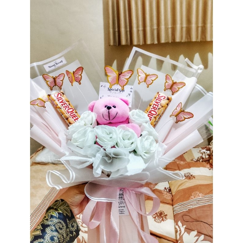 

Buket Bunga Buket boneka Buket ulangtahun Buket snack