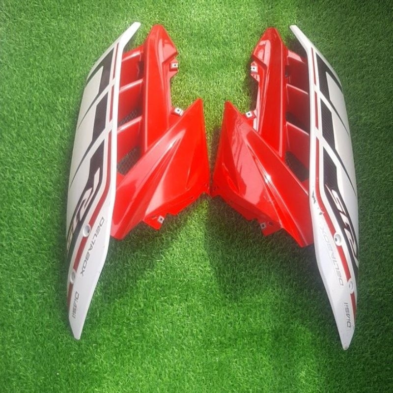 cover body cover sayap depan yamaha R15 R 15 old putih