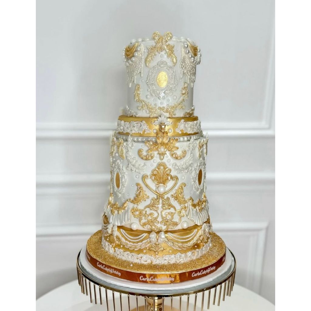 

Wedding Cake / Anniversary Cake / Birthday Cake / Custom Cake