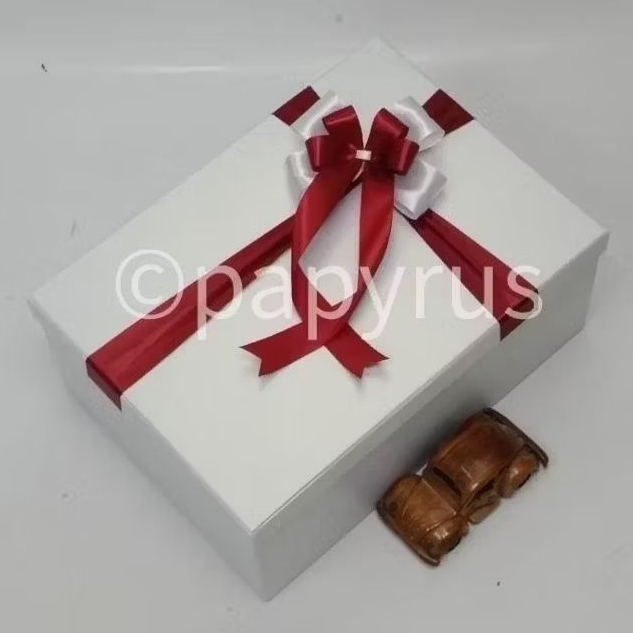 

PAPYRUS 25x35 Tinggi 15cm Kotak Kado Gift Box Hadiah V2