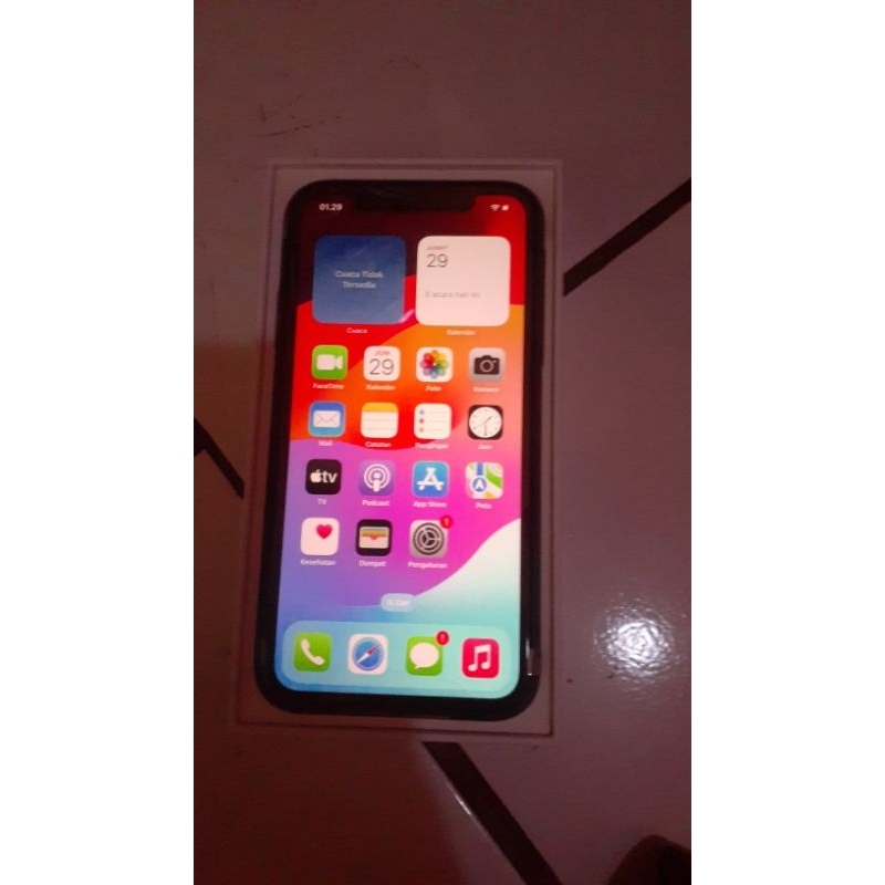SECOND Iphone 11 64gb ori IBOX - Black