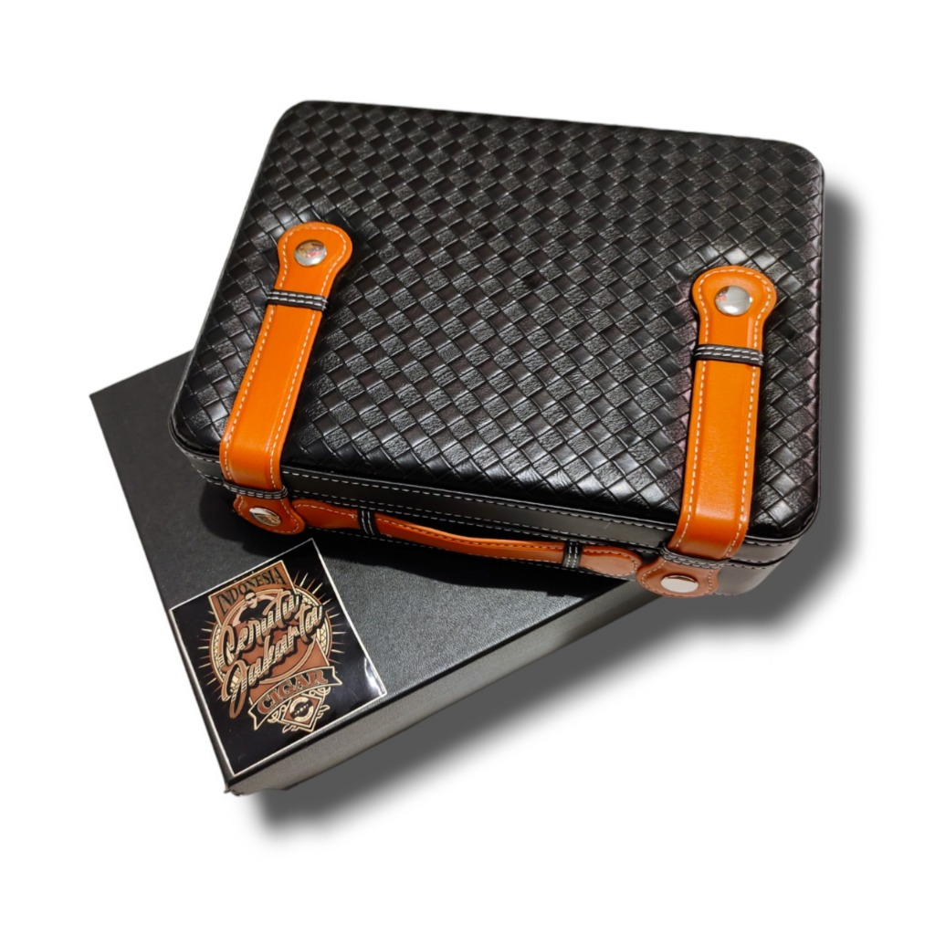 

BLACK - HUMIDOR TRAVEL BOX LEATHER CASE CEDAR WOOD LARGE - HITAM