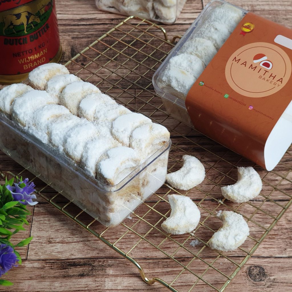 

Putri Salju Premium Wijsman Keju Edam Kue Kering Mamitha Bakery