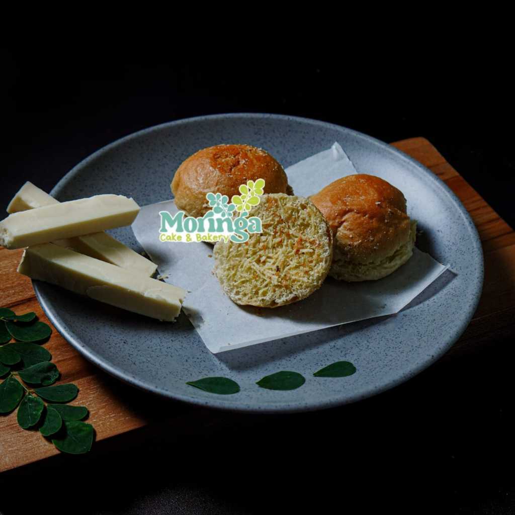 

Kue Bagelen Daun Kelor Keju 60g - MoringaCakeandBakery