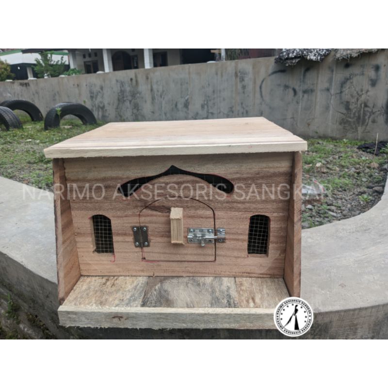 Gupon pagupon merpati ukir lancip