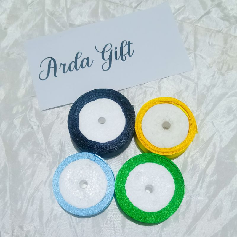 

PITA SATIN 1 INCI = 2,5 CM I ROLL 20-25 YARD