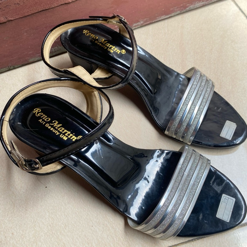 PRELOVED HIGH HEELS HITAM WANITA