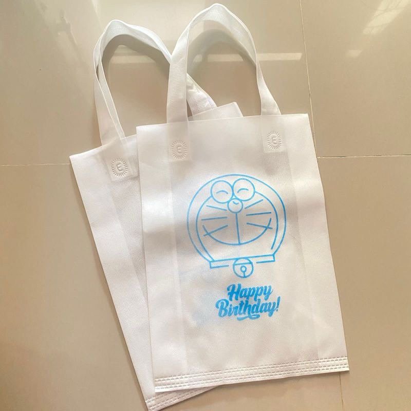

Tas ultah anak doraemon | Souvenir ultah | Godie bag doraemon
