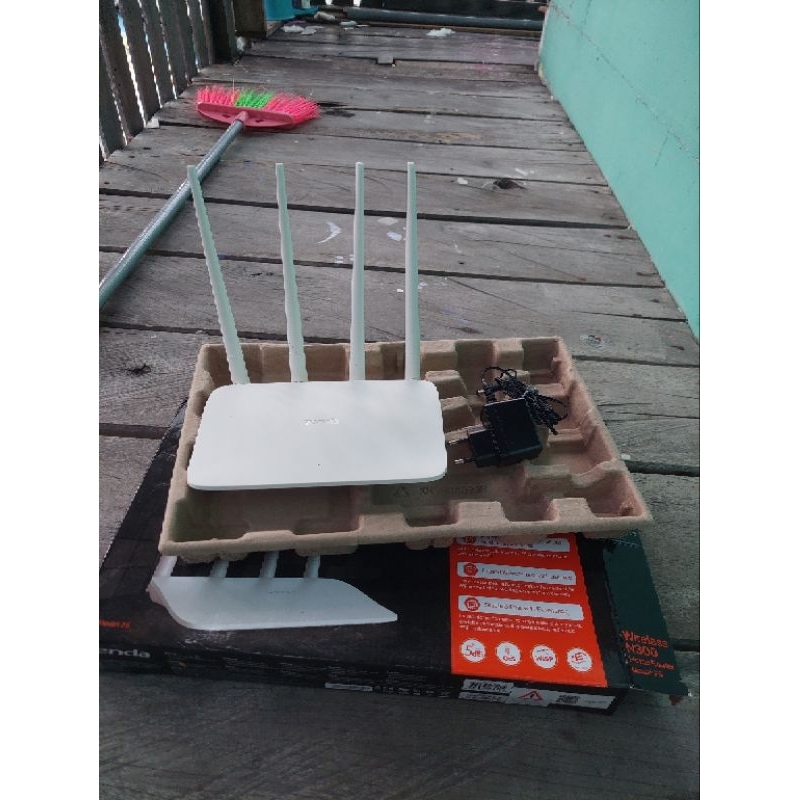 Router Modem Tenda F6