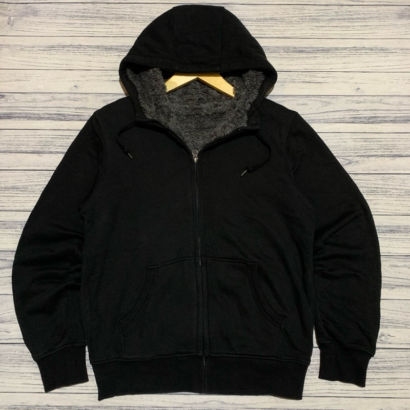 zip hoodie uniqlo sherpa hitam