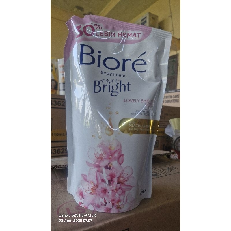 biore bright lovely sakura 800ml