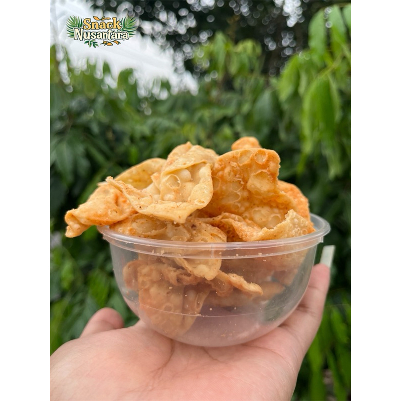 

Keripik Pangsit kering bawang | cemilan snack murah | 250 gr | Kripik Makanan Pedas