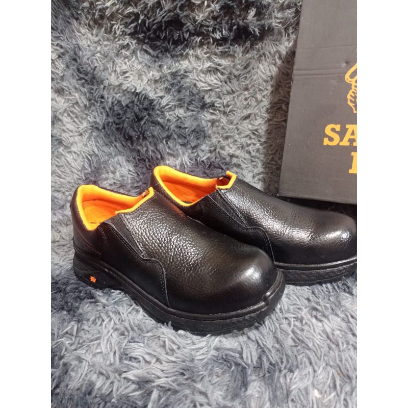 sepatu safety KWD 807