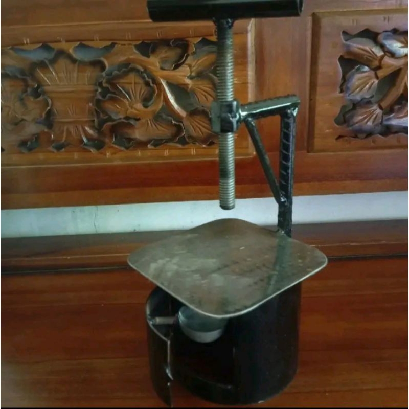 Alat tambal ban motor mini bahan bakar spritus