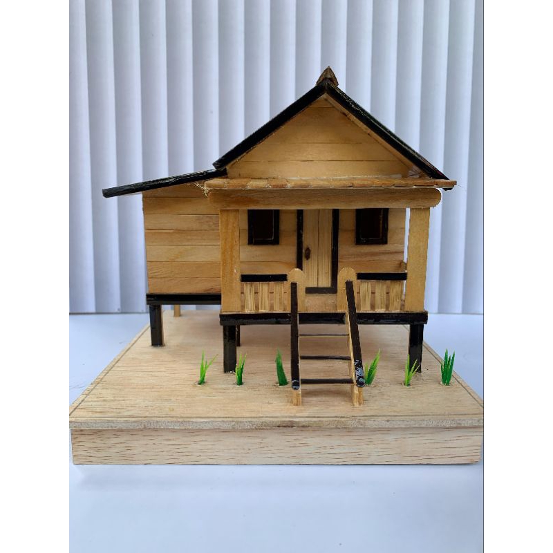 Miniatur Rumah Adat Sunda Dari Stik Kayu