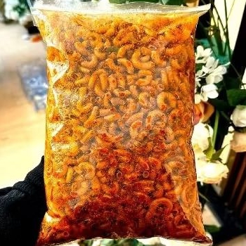 

Makaroni Cikruh Pedas gurih nagih bumbu medok dengan Extra daun jeruk melimpah 1KG