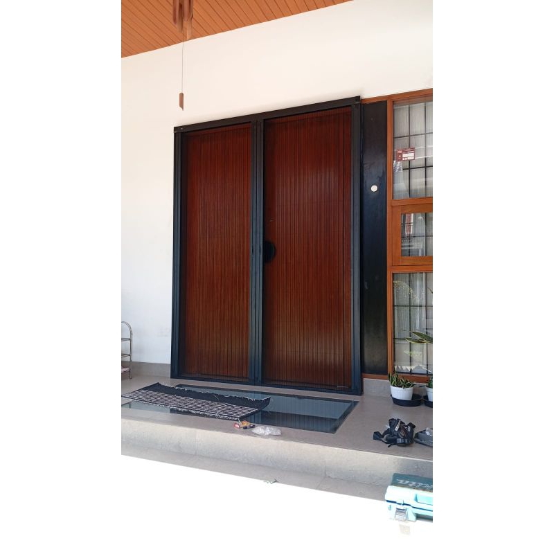 Pintu kasa nyamuk / Lipat door