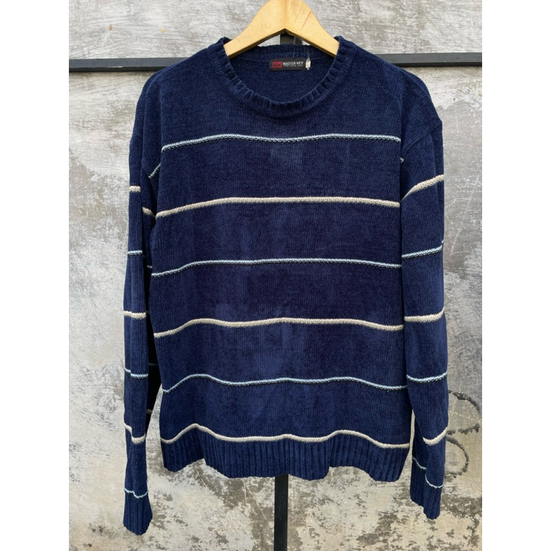 crewneck salur