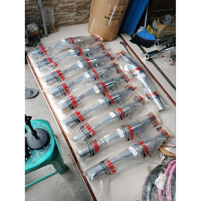 CUCI GUDANG KNALPOT KENALPOT YAMAHA FIZ R ORIGINAL BARU WARNA CHROME ORI YGP MULUS.