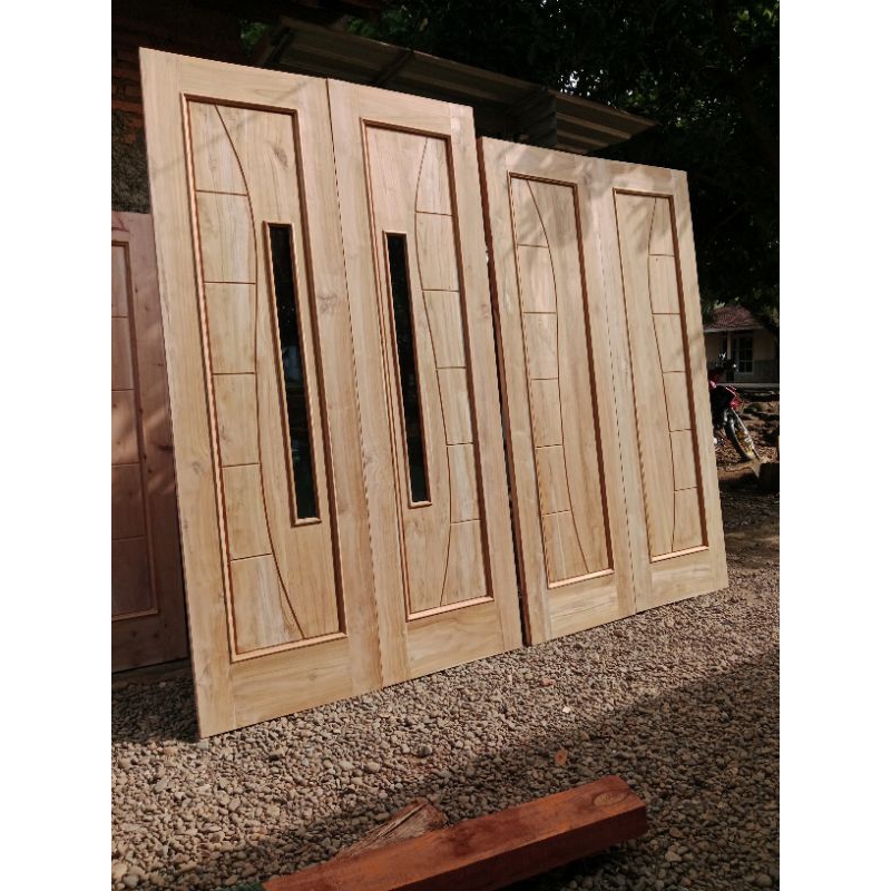 pintu kupu tarung jati