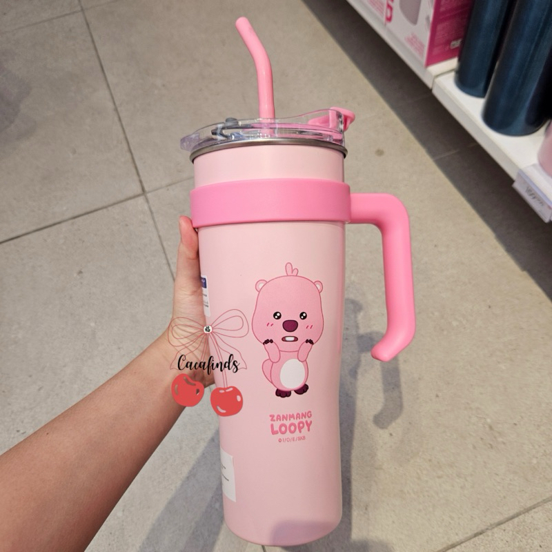 MINISO x LOOPY‼️Tumbler Handled / Gelas / Tumbler Stainless Steel + Sedotan (1600ml) Lotso Collectio