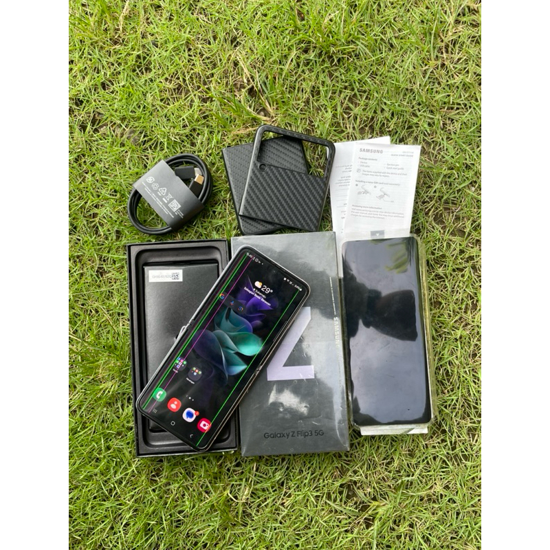 Samsung Z flip 3 (8/256) MINUS LCD