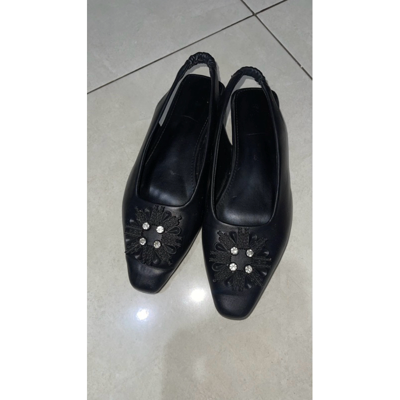 Flat Shoes Yongki Komaladi