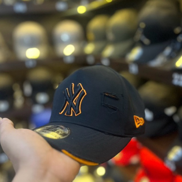 Topi Pria/Baseball Ny Hitam Robek Oren