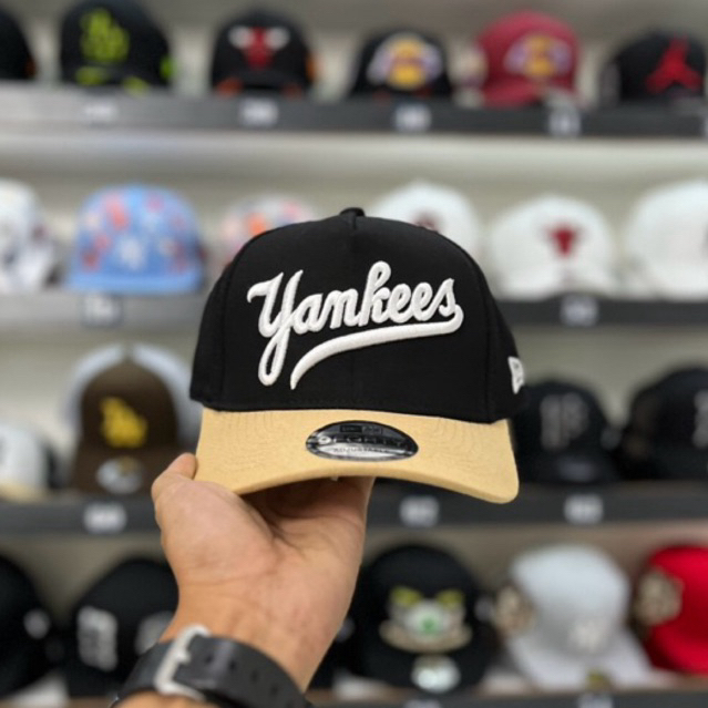 TOPI PRIA/TOPI BASEBALL YANKES HITAM CREAM BORDIR